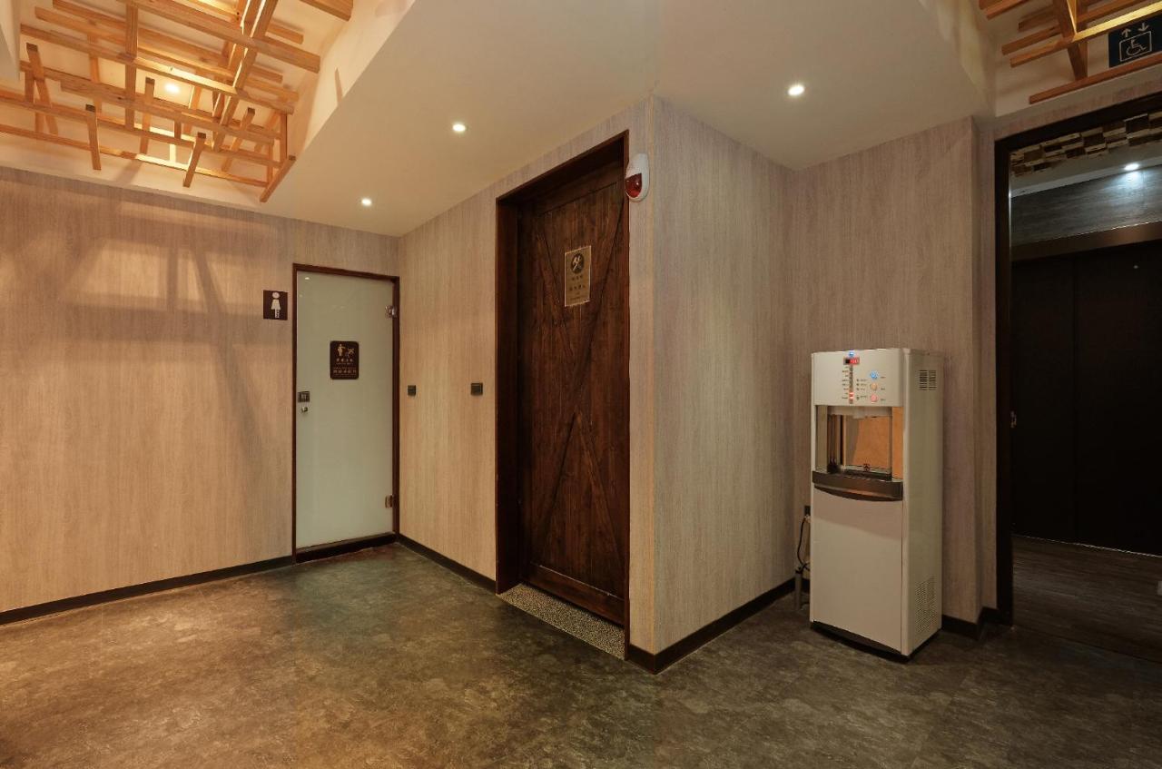 Journey Hostel Đài Nam Ngoại thất bức ảnh